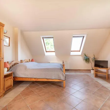 In - Balaton 19020 Kestel