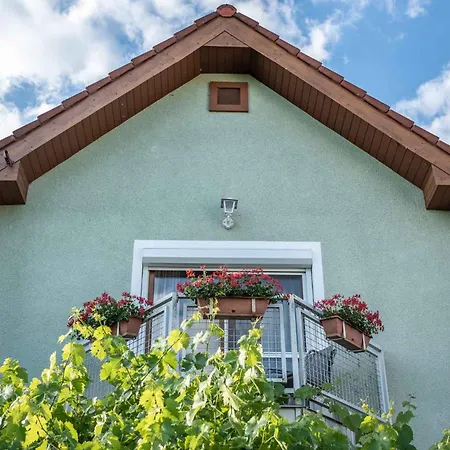 In - Balaton 19020 Kestel